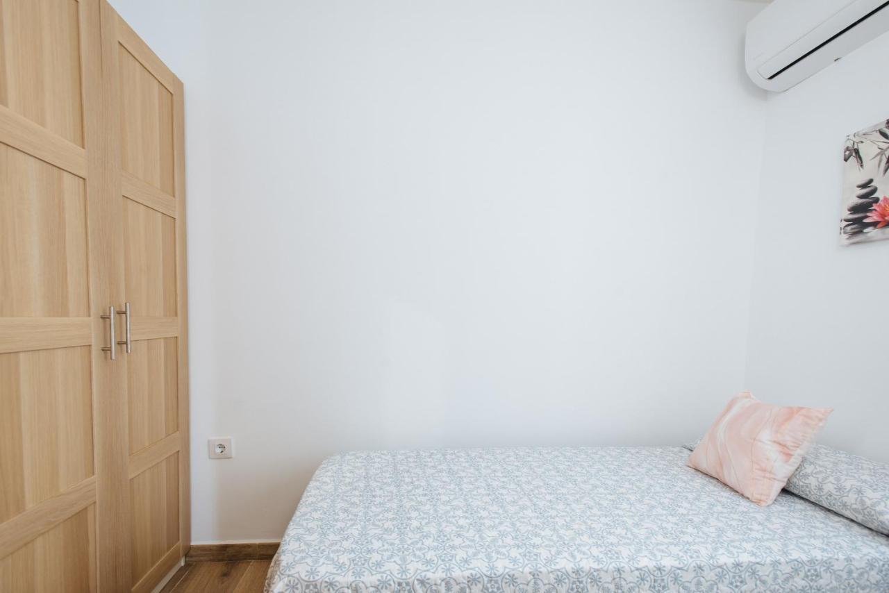 El Apartamento Del Reloj De Sol Севиля Екстериор снимка