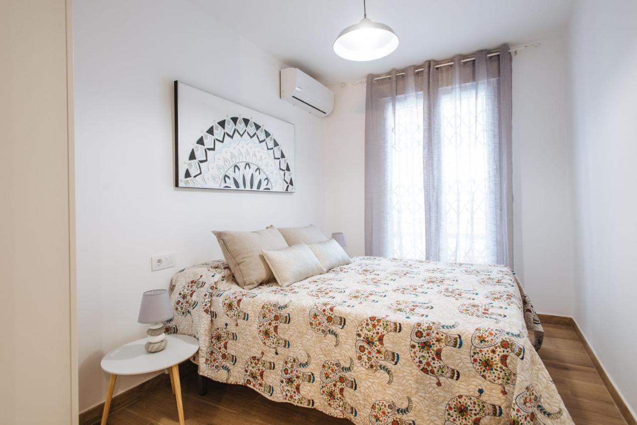 El Apartamento Del Reloj De Sol Севиля Екстериор снимка