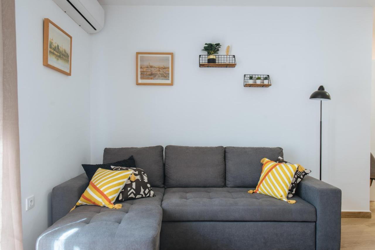 El Apartamento Del Reloj De Sol Севиля Екстериор снимка